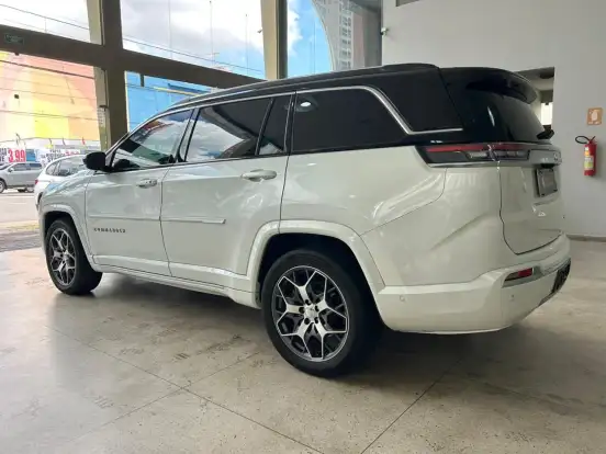 JEEP-COMMANDER-2022