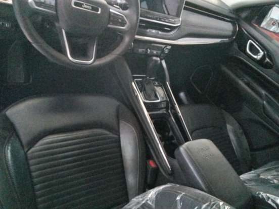 JEEP-COMMANDER-2023