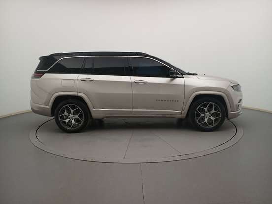 JEEP-COMMANDER-2024