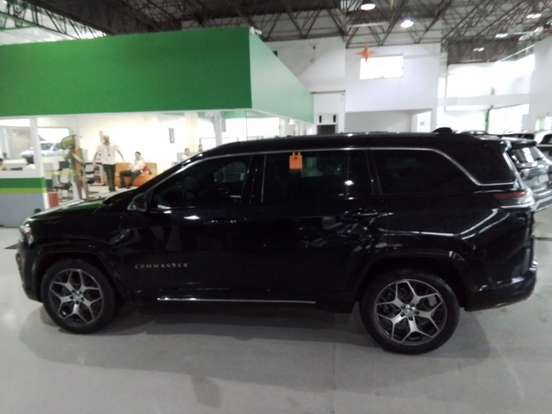 JEEP-COMMANDER-2024