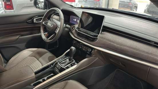 JEEP-COMMANDER-1.3 T270 TURBO FLEX OVERLAND AT6 JEEP-COMMANDER-2025
