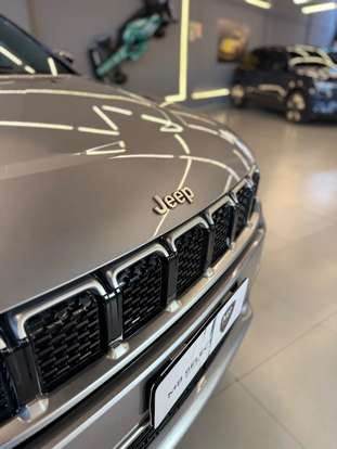 JEEP-COMMANDER-2023