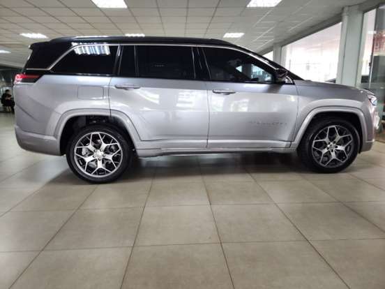 JEEP-COMMANDER-2022