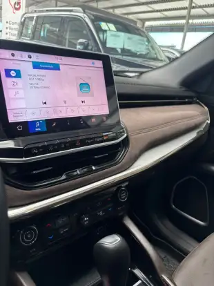 JEEP-COMMANDER-2024