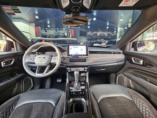 JEEP-COMMANDER-2024