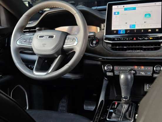 JEEP-COMMANDER-2024