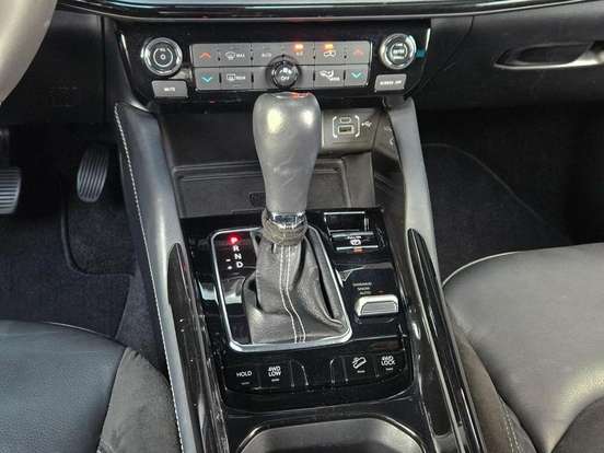 JEEP-COMMANDER-2024