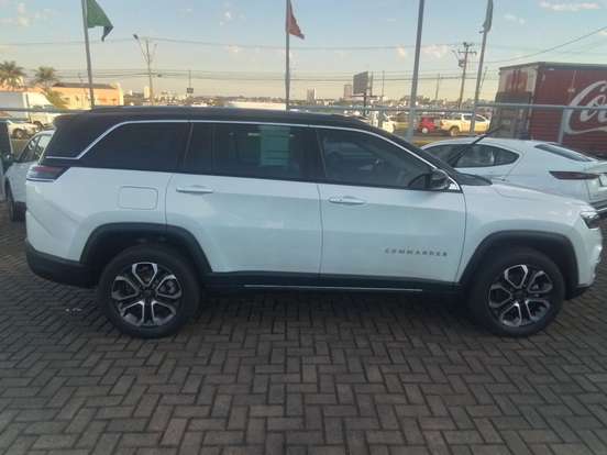 JEEP-COMMANDER-2023