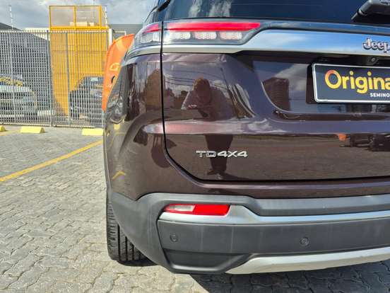 JEEP-COMMANDER-2021