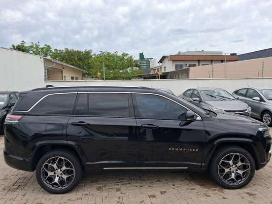 JEEP-COMMANDER-2024