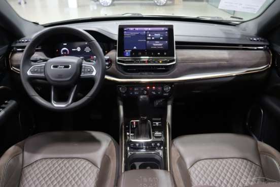 JEEP-COMMANDER-2023