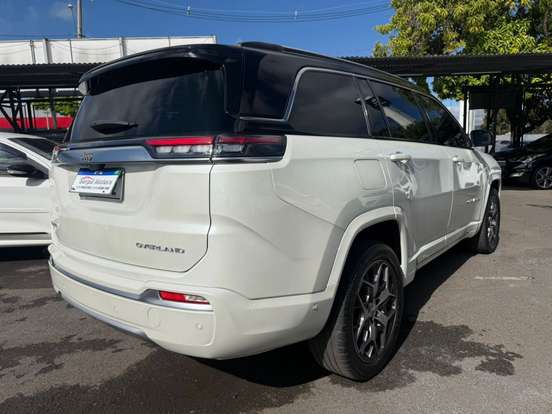 JEEP-COMMANDER-2023