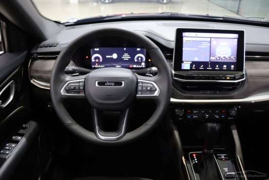 JEEP-COMMANDER-2025