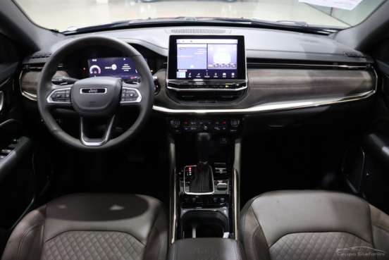JEEP-COMMANDER-2025