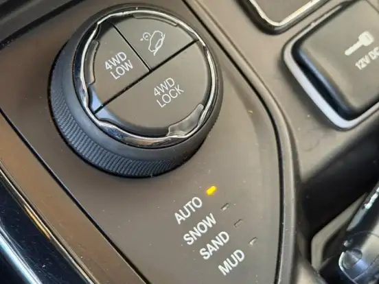JEEP-COMPASS-2.0 16V DIESEL LIMITED 4X4 AUTOMÁTICO JEEP-COMPASS-2018