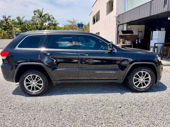 JEEP-GRAND CHEROKEE-3.6 LAREDO 4X4 V6 24V GASOLINA 4P AUTOMÁTICO JEEP-GRAND CHEROKEE-2014