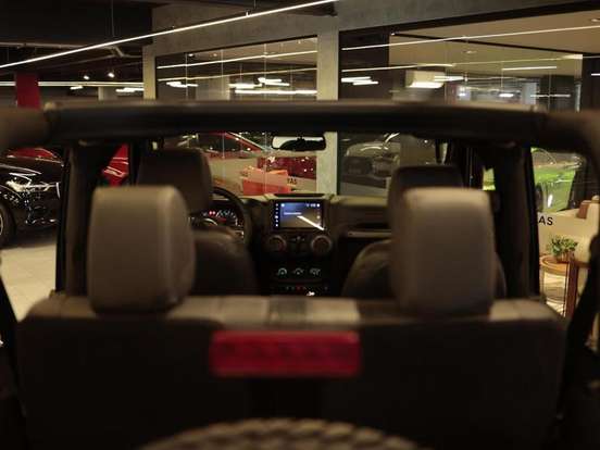 JEEP-WRANGLER-3.6 SPORT 4X4 V6 12V GASOLINA 2P AUTOMÁTICO JEEP-WRANGLER-2013
