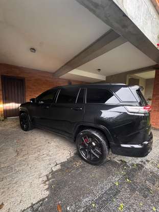 JEEP-COMMANDER-2024
