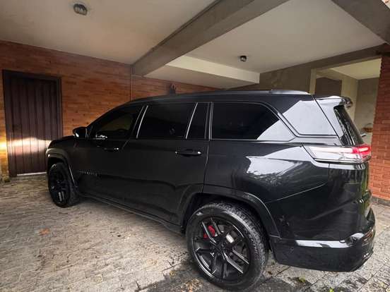 JEEP-COMMANDER-2.0 HURRICANE 4 TURBO GASOLINA BLACKHAWK AT9 JEEP-COMMANDER-2024