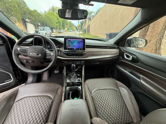 JEEP-COMMANDER-2022