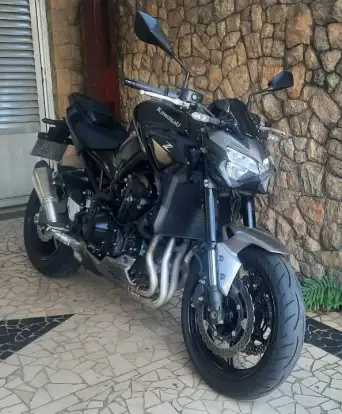 KAWASAKI-Z900-2022