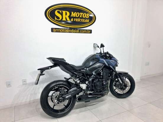 KAWASAKI-Z900-2022