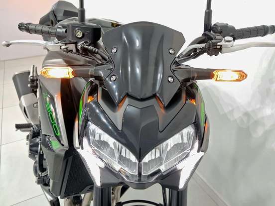 KAWASAKI-Z900-2023