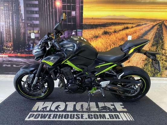 KAWASAKI-Z900-2021