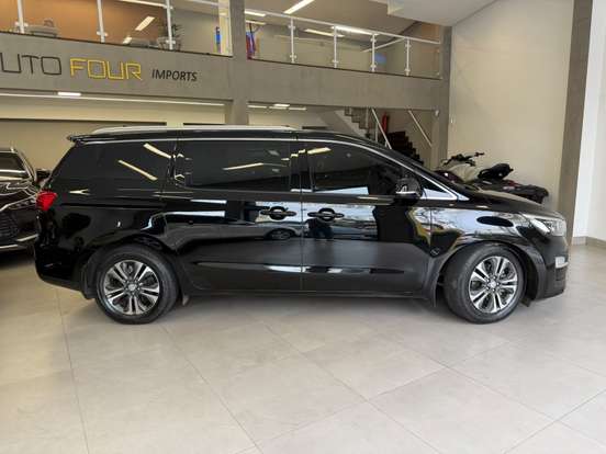 KIA-CARNIVAL-2018