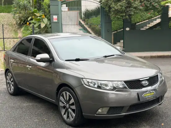KIA-CERATO-2010