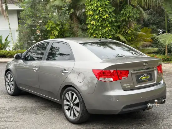 KIA-CERATO-2010