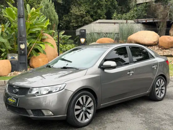 KIA-CERATO-2010