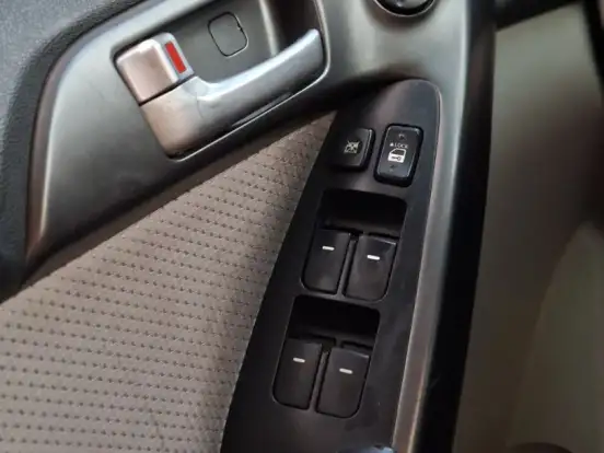 KIA-CERATO-1.6 E.221 SEDAN 16V GASOLINA 4P AUTOMÁTICO KIA-CERATO-2010