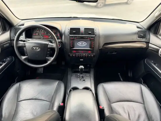KIA-MOHAVE-2011