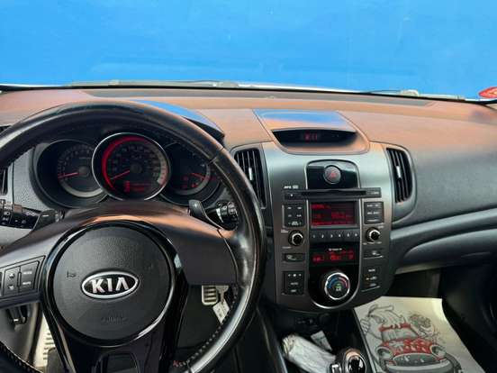 KIA-CERATO-1.6 SX3 16V GASOLINA 4P AUTOMÁTICO KIA-CERATO-2012