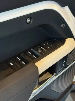 LAND ROVER-DEFENDER-2023
