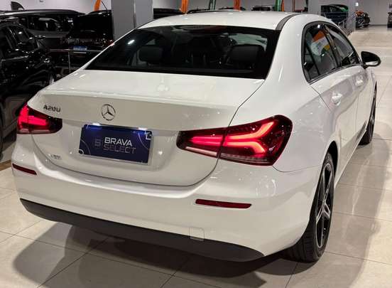 MERCEDES-BENZ-A 200-2019
