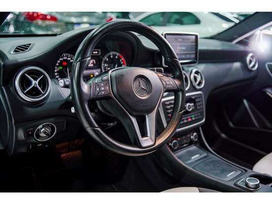 MERCEDES-BENZ-A 200-2015