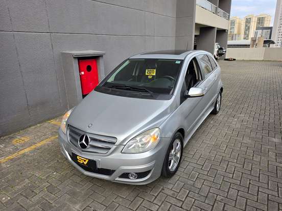 MERCEDES-BENZ-B 180-2010