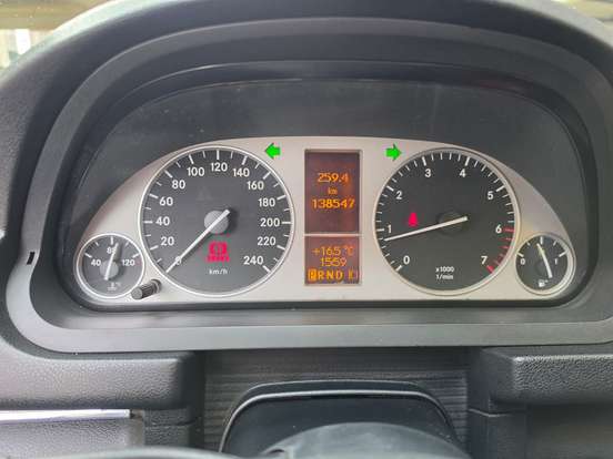 MERCEDES-BENZ-B 180-2010