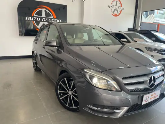 MERCEDES-BENZ B 200 1.6 SPORT TURBO GASOLINA 4P AUTOMÁTICO