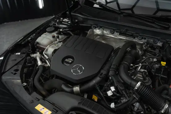 MERCEDES-BENZ-CLA 200-2025