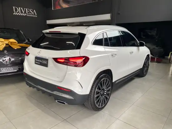 MERCEDES-BENZ-GLA 200-2025