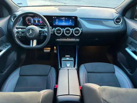 MERCEDES-BENZ-GLA 200-2024