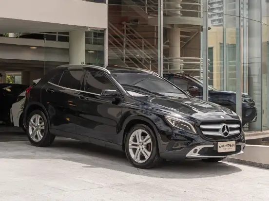MERCEDES-BENZ-GLA 200-2017