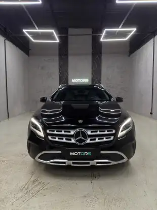 MERCEDES-BENZ-GLA 200-2019
