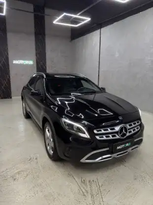 MERCEDES-BENZ-GLA 200-2019
