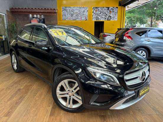 MERCEDES-BENZ-GLA 200-2017