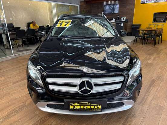 MERCEDES-BENZ-GLA 200-2017