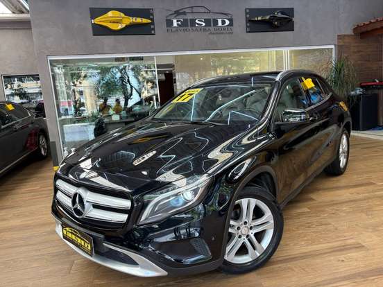 MERCEDES-BENZ-GLA 200-2017